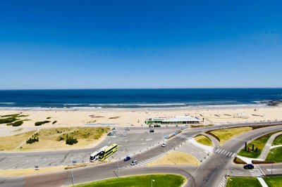 Venta y alquiler temporario de apartamento premiun en Torre Imperiale de Playa Brava, Punta del Este