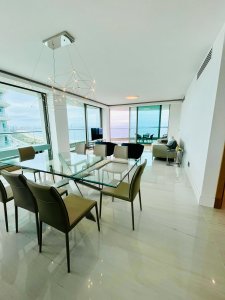 Exclusiva unidad de 4 dormitorios en suite en Fendi Chateu Playa Mansa Disponible Alquiler Anual