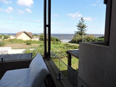 Apartamento de 3 Dormitorios y Parrillero en La Barra, a 100 metros del Mar - Venta y Alquiler