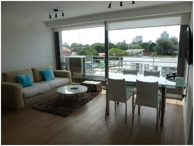 Alquiler temporal de apartamento de dos dormitorios con dos baños en Playa Mansa, Punta del Este