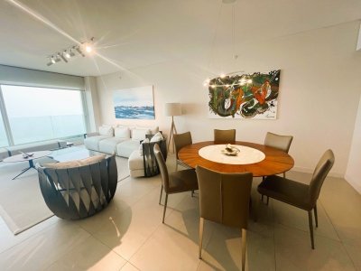 Alquiler temporario de apartamento Premiun central de tres dormitorios Le Parc III sobre Playa Brava