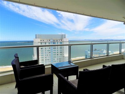 Excelente Apartamento de 2 Dormitorios en Playa Mansa - Punta del Este