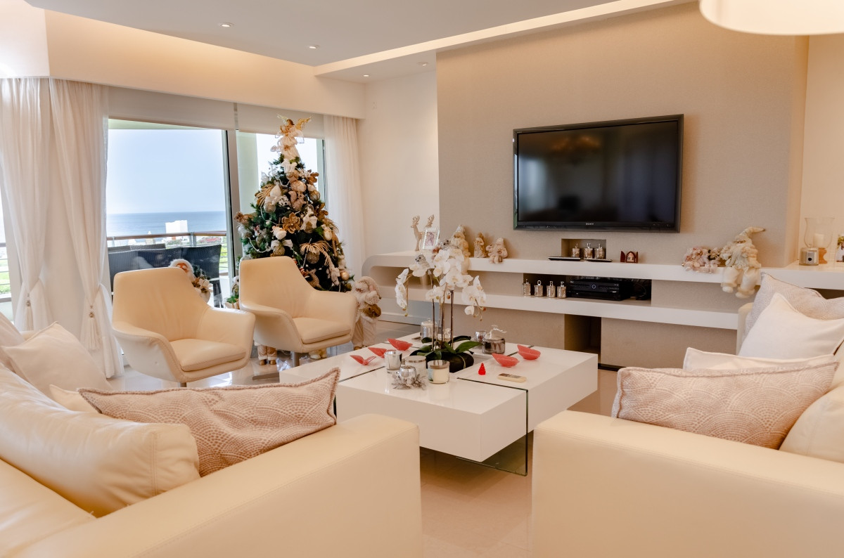 Venta y alquiler temporario de Apartamento de 4 Dormitorios en complejo privado de Playa Mansa