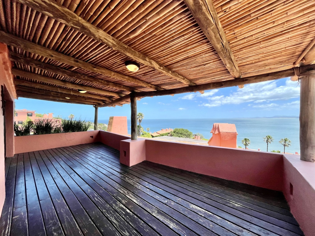 Alquiler temporario, anual y venta  de maravillosa casa de cuatro dormitorios más dependencia en Complejo Privado de Punta Ballena