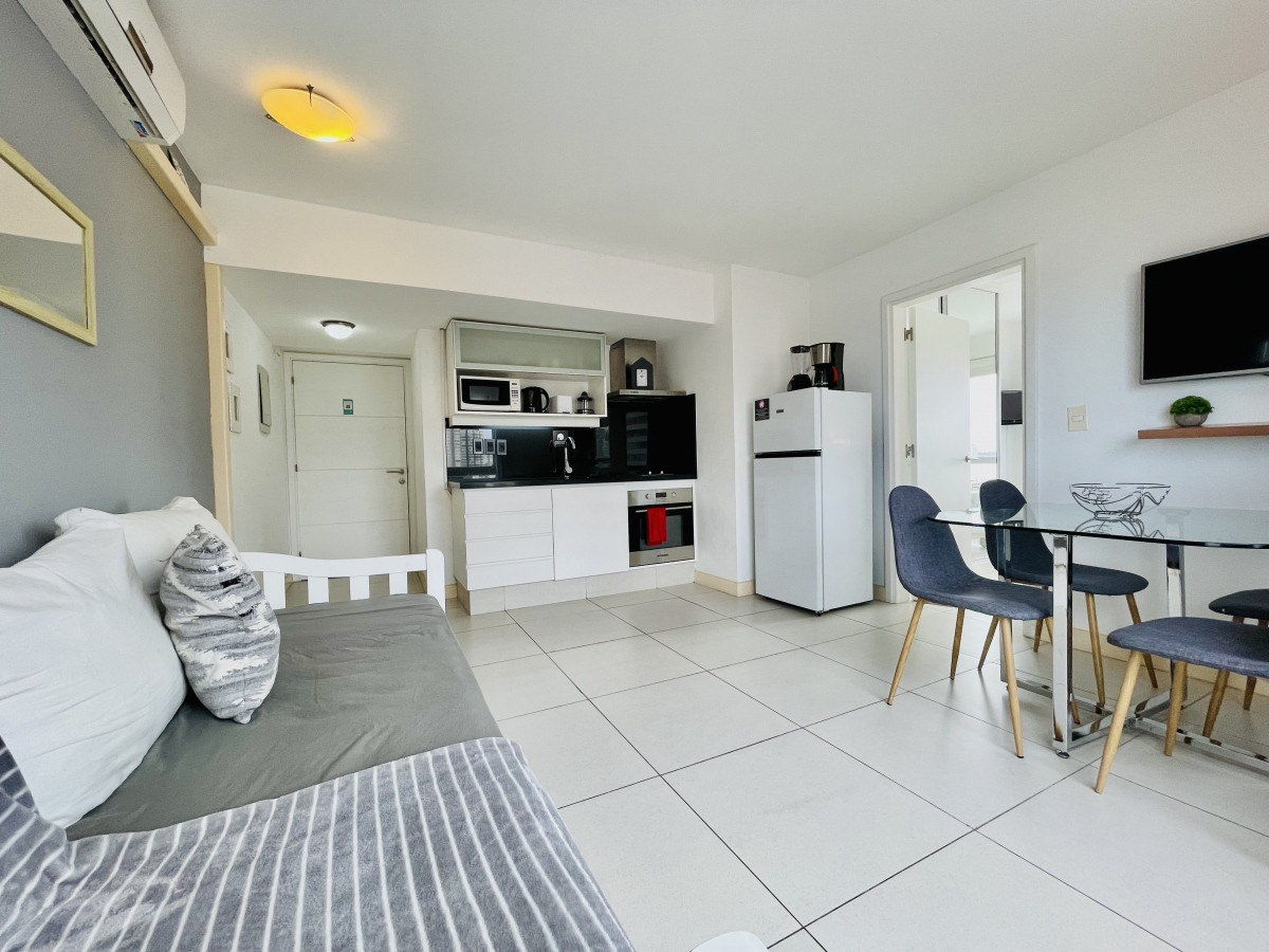 Venta de apartamento de 1 Dormitorio en el corazón de la Península, Punta del Este