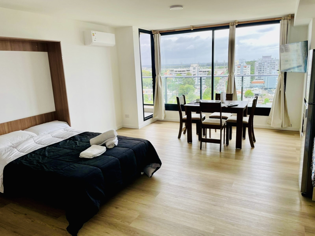 Moderno Monoambiente en Torre con Servicios sobre Roosevelt, Punta del Este