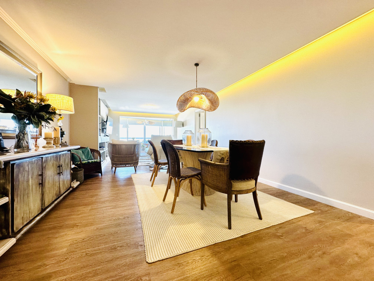 Venta de magnífico apartamento de 3 dormitorios más dependencia en Roosevelt, Punta del Este