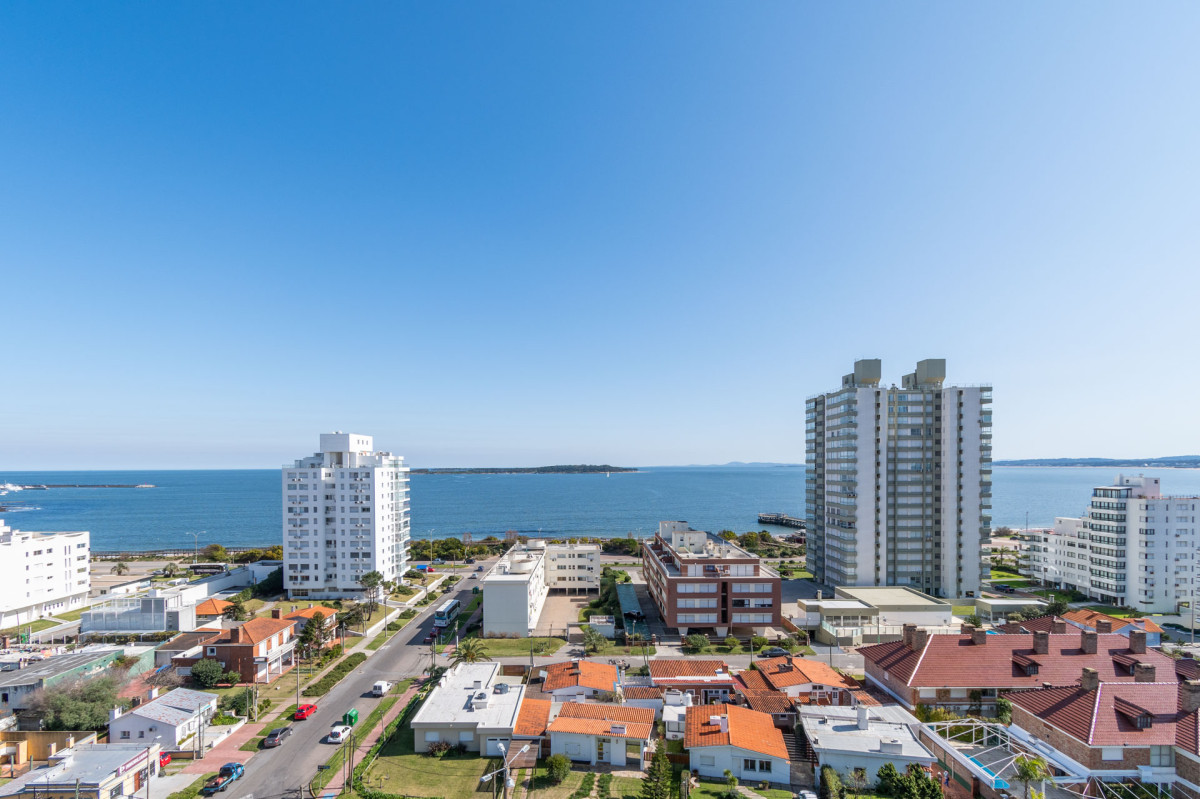 Excelente Apartamento de 2 Dormitorios y Parrillero, Playa Mansa Punta del Este