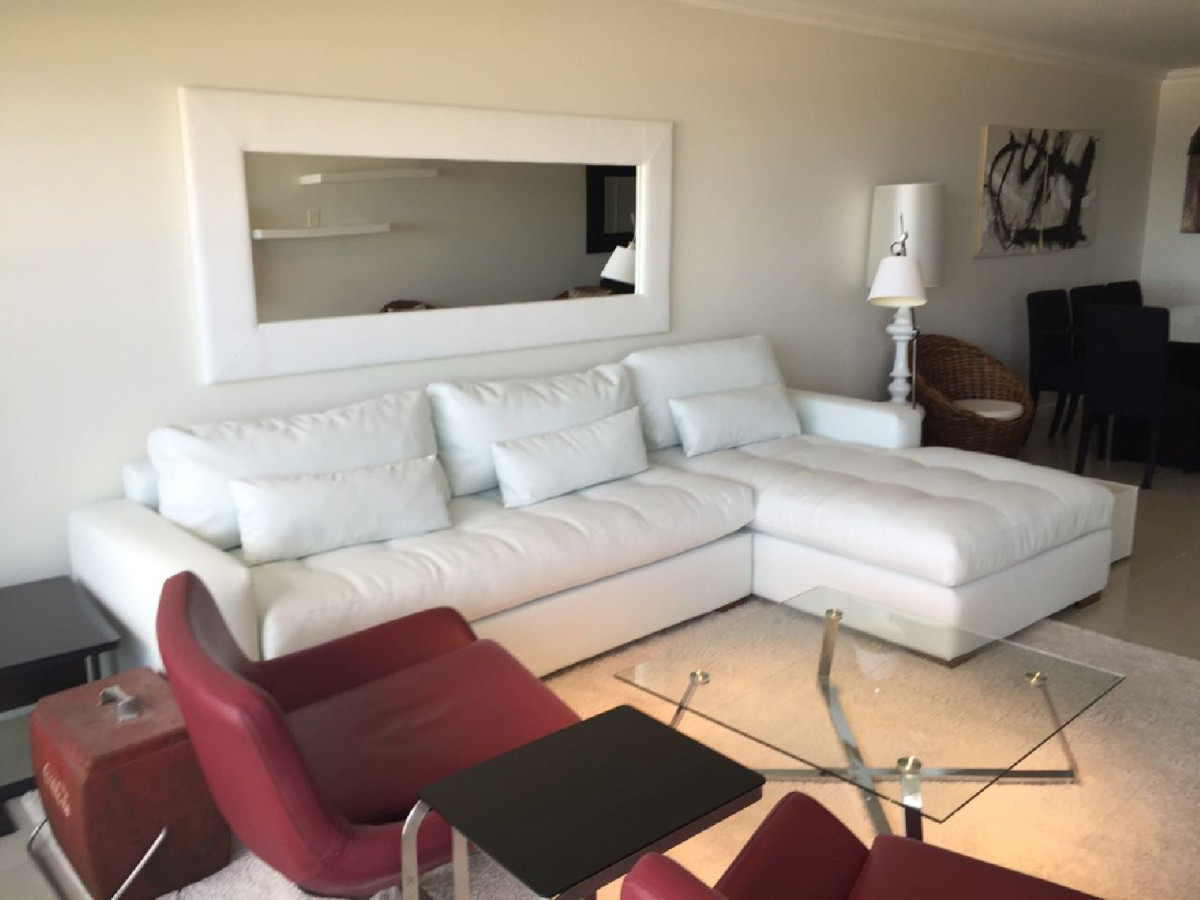 Moderno Apartamento de 3 Dormitorios en Impleriale - Venta y Alquiler