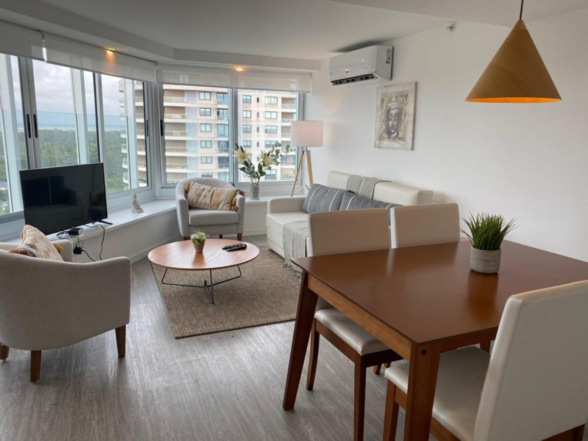 Moderno Apartamento de 1 Dormitorio en Torre con Servicios, Roosevelt - Punta del Este