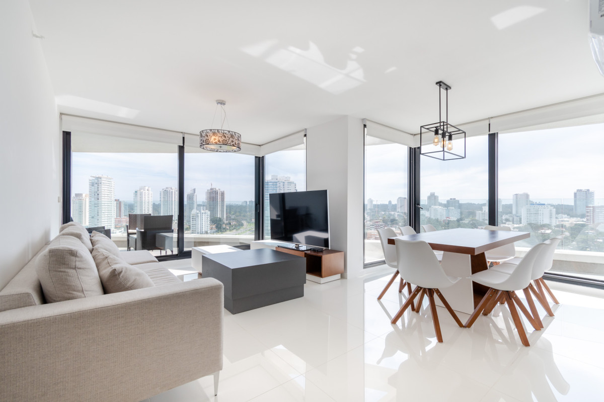 Moderno Apartamento de 3 Dormitorios en Suite, zona Hotel Enjoy, Punta del Este