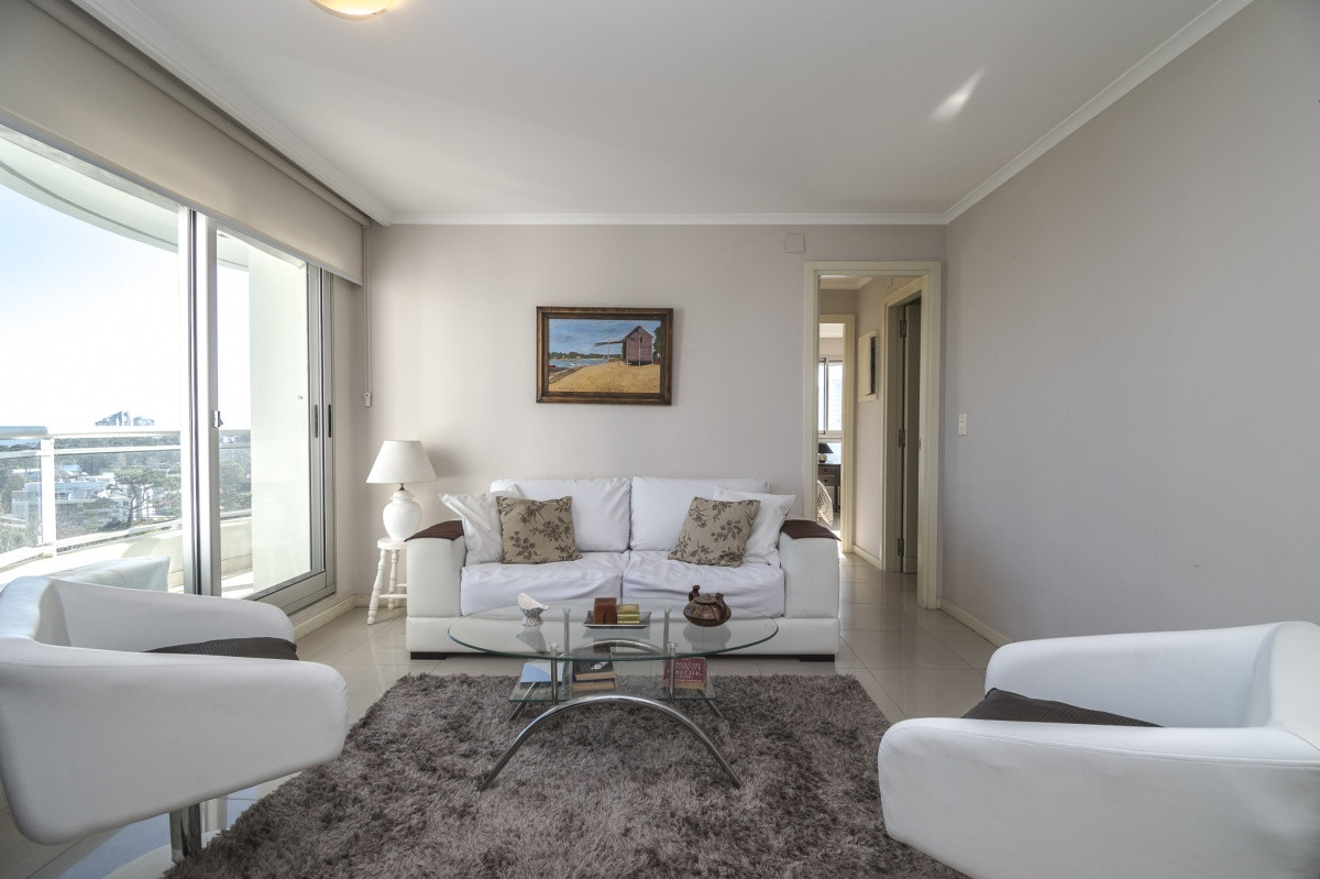 Oportunidad en Venta! Apartamento de 2 Dormitorios en Ocean Drive, Punta del Este