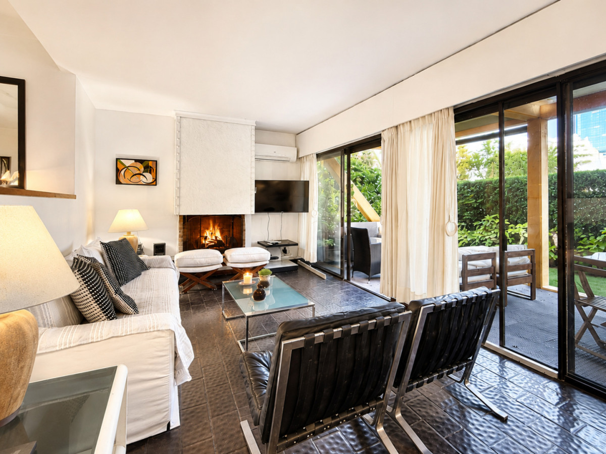 Oportunidad en Venta! Apartamento con alma de casa, 3 Dormitorios, Parrillero y Estufa, en zona Península Punta del Este