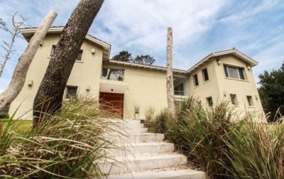 Casa de 4 suites mas dependencia de servicio en alquiler y venta Barrio Privado Laguna Blanca, Manantiales