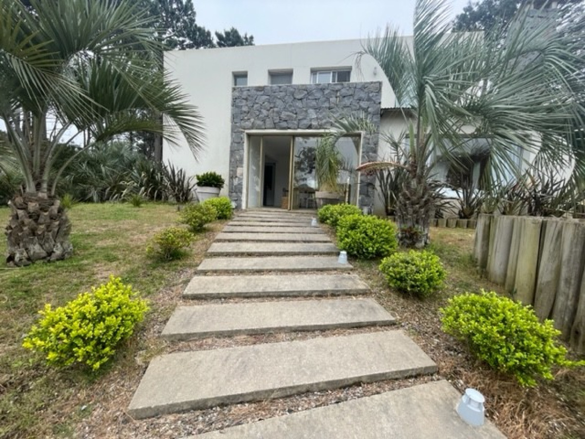 Casa de 3 Dormitorios y Piscina en Pinar del Faro, José Ignacio
