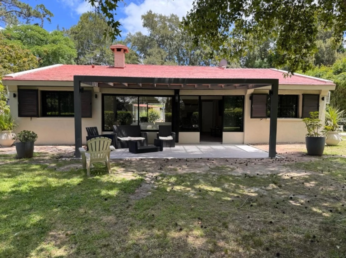 Casa Reciclada de 4 Dormitorios con Piscina en San Rafael, Venta y Alquiler Anual