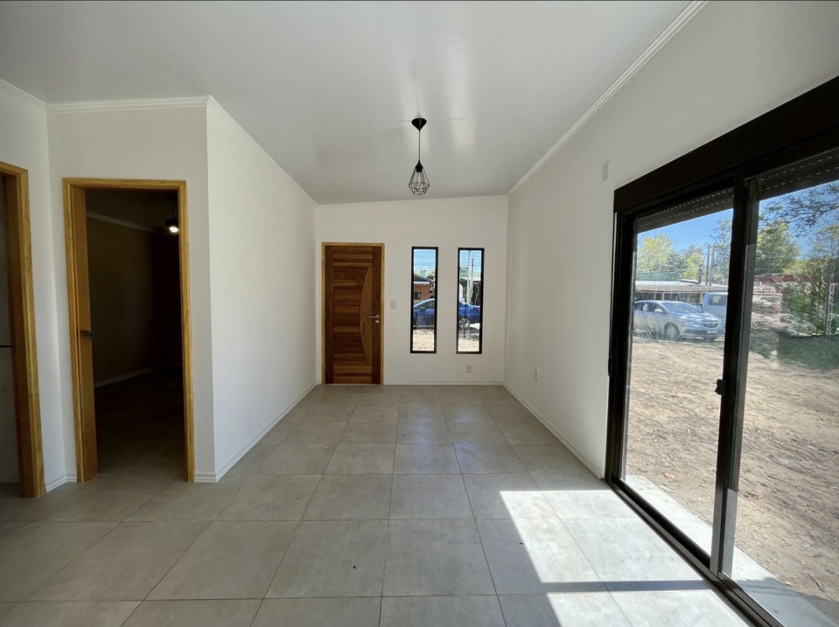 Casa en venta a estrenar de 2 dormitorios cerca del Arroyo en El Tesoro, La Barra
