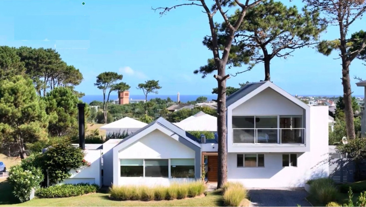 Excelente Casa de 5 Dormitorios en Barrio Privado Pinar del Faro, José Ignacio