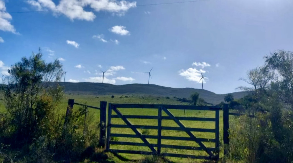 Venta de chacra de 10 hectáreas con 454 m2 en Paraje Los Caracoles
