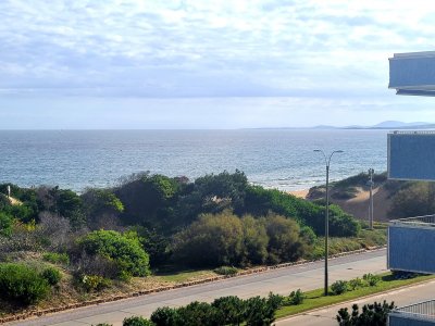 Oportunidad vista al mar terraza parrillero Playa Mansa