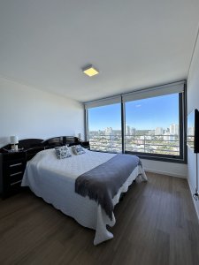 Venta de apartamento en Punta del este con Servicio de Playa , Sauna ,Piscina Climatizada, 2 Dormitorios 3 Baños y más