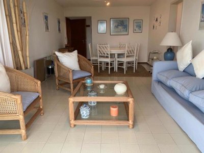 Venta De Apartamento Con Vista 2 Dorm, 2 Baños Ref 150703