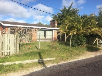 Casa, Jardines De Cordoba , 2 Dorm , 1 Baño Ref 676