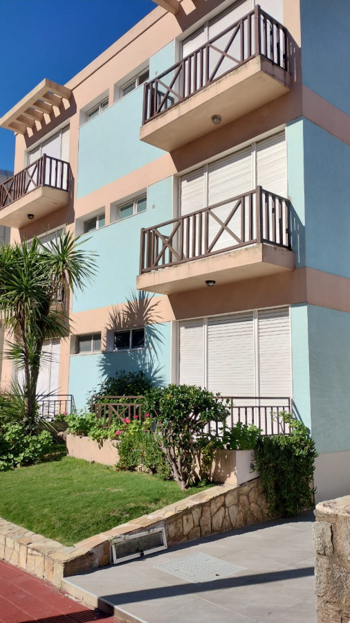 VENTA EDIFICIO SIRENA DOS DORMITORIOS PRIMER PISO POR ESCALERA