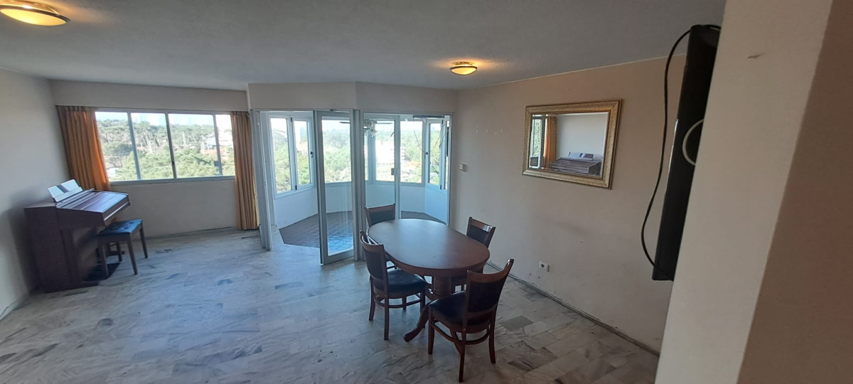 En venta apartamento de 3 dormitorios y 3 baños. Rooselvet Center.