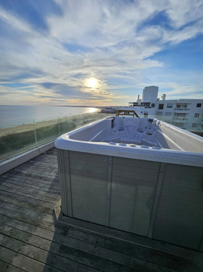 Frente al Mar, Alquiler o Venta.