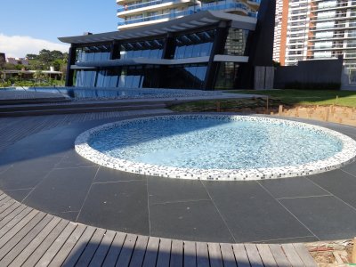 PUNTA DEL ESTE APARTAMENTO DE 1 DORMITORIO EDIFICIO CON SERVICIOS EN VENTA