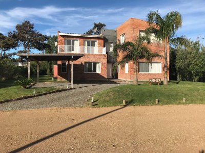 PUNTA BALLENA TIO TOM CASA DE 5 DORMITORIOS CON PISCINA CLIMATIZADA