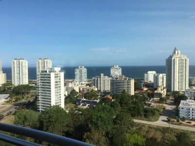 PUNTA DEL ESTE A METROS DE BRAVA 2 DORMITORIOS CON AMENITIES EN VENTA