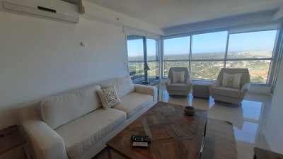 Alquiler temporario, 2 dormitorios mas dependencia, piso alto, vista, Brava, Punta del Este.