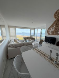 PUNTA DEL ESTE POSEIDON LAGUNA EN VENTA 2 DORMITORIOS Y DEPENDENCIA DE SERVICIO