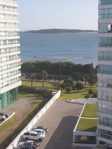 Venta, apartamento, 2 dormitorios y dep, con vista, Lincoln Center, Playa Mansa, Punta del Este