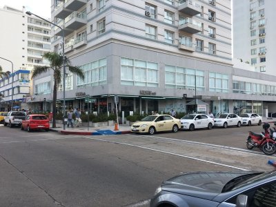 PUNTA DEL ESTE PENINSULA MONO AMBIENTE EN VENTA