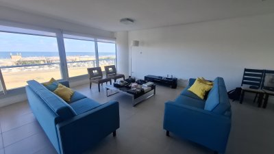 Alquiler invernal, 3 dormitorios y dependencia, Brava, Primera linea, Punta del Este