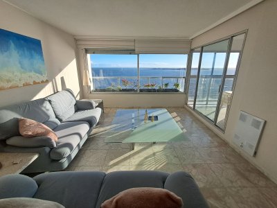PUNTA DEL ESTE MANSA APTO 2 DORM Y DEP CON ESPECTACULAR VISTA AL MAR !