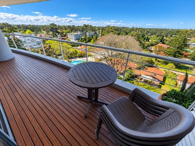 PUNTA DEL ESTE AV ROOSEVELT 2 DORMITORIOS EN SUITE AMPLIO BALCON GARAGE AMENITIES