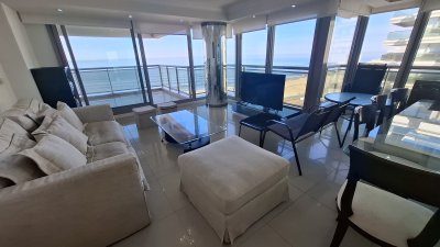 Venta departamento, primera linea 4 suites, Brava, Punta del Este