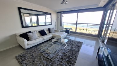 PUNTA DEL ESTE PRIMERA LINEA TORRE DE LUJO 3 SUITES EN VENTA