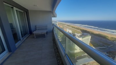 Alquiler Temporada, 2 dormitorios, piso alto, vista al mar, Brava, Punta del Este