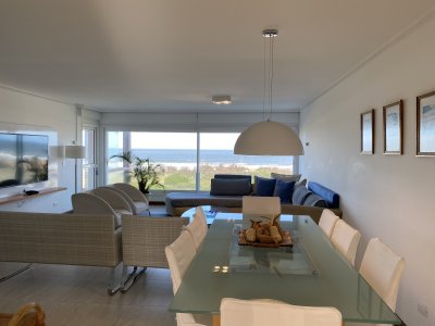 Venta de Penthouse primera línea Playa Brava, Punta del Este 