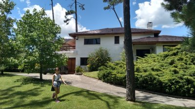 CASA EN ALQUILER ANUAL, 3 DORMITORIOS, PUNTA DEL ESTE, PINARES