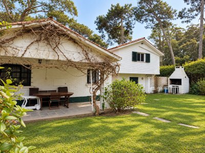 PUNTA DEL ESTE LUGANO AMPLIA CASA PARA 10 PERSONAS EN ALQUILER DE TEMPORADA