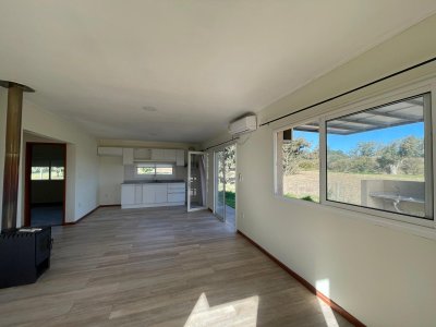 - RESERVADA - EXCELENTE CASA DE 2 DORMITORIOS