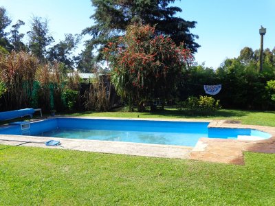 PUNTA DEL ESTE MARLY CASA DE 4 DORMITORIOS PISCINA EN ALQUILER TEMPORAL
