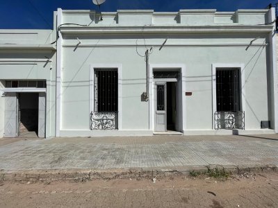 CASA DE 3 DORMITORIOS CON GARAJE
