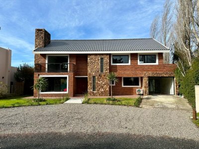 Casa en venta Barrio Privado.